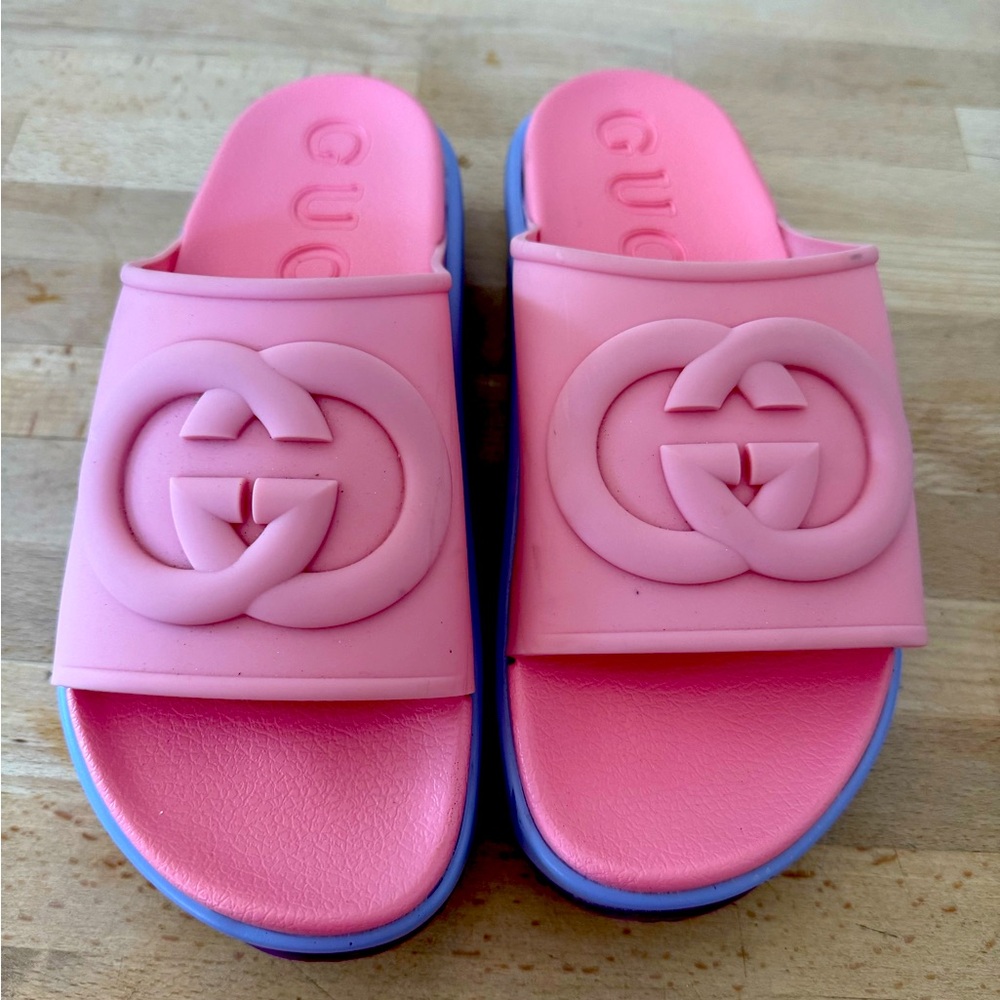 WOMEN'S INTERLOCKING G SLIDE SANDAL size 39 or US 9